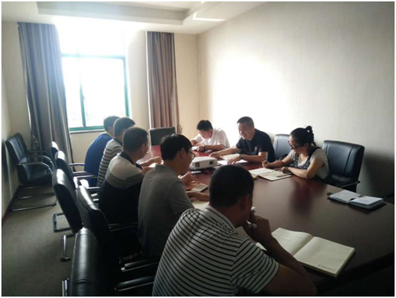 Xu Jianjun, member of the Party Committee of Xincang Town, Pinghu City, and his team investigated Zhejiang Guanhao